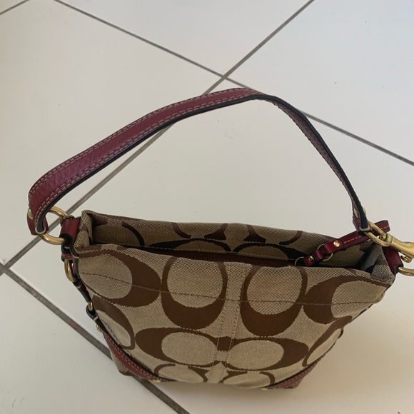 COACH MINI HANDBAG.USED COUPLE TIMES. - Picture 10 of 16